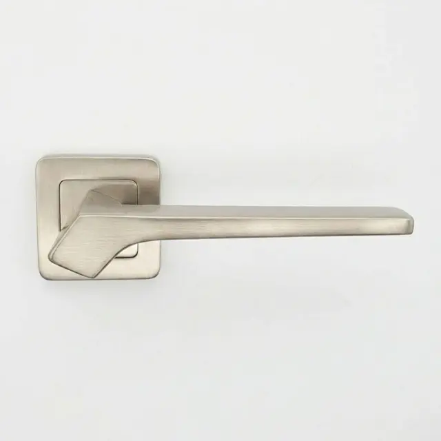 Відчутна вага преміум-сегменту