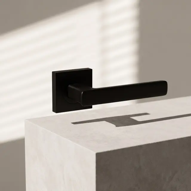 Чорний матовий як графічний акцент